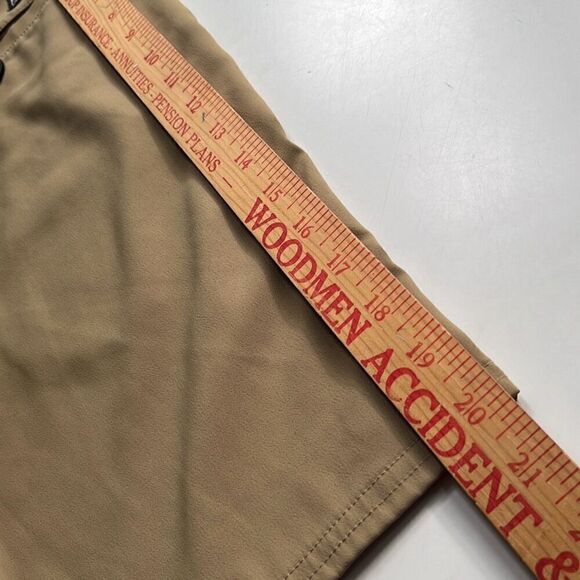 Under Armour Heat Gear Loose Khaki Shorts Mens 30x9.5 - Picture 7 of 9